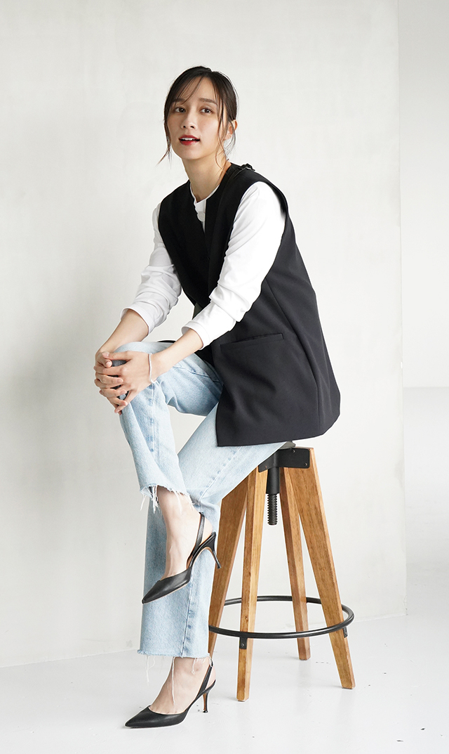 多機能素材コクーンジレ黒