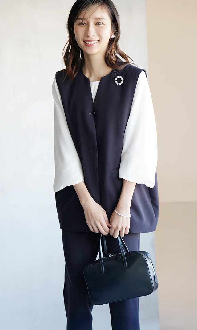 多機能素材コクーンジレ紺