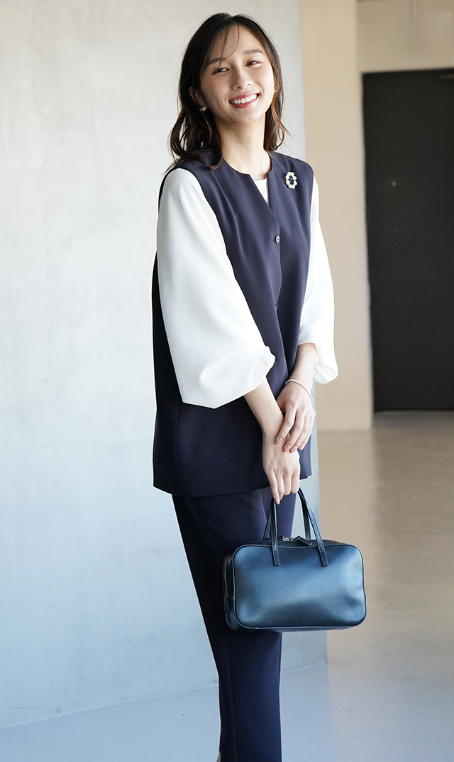 多機能素材コクーンジレ紺