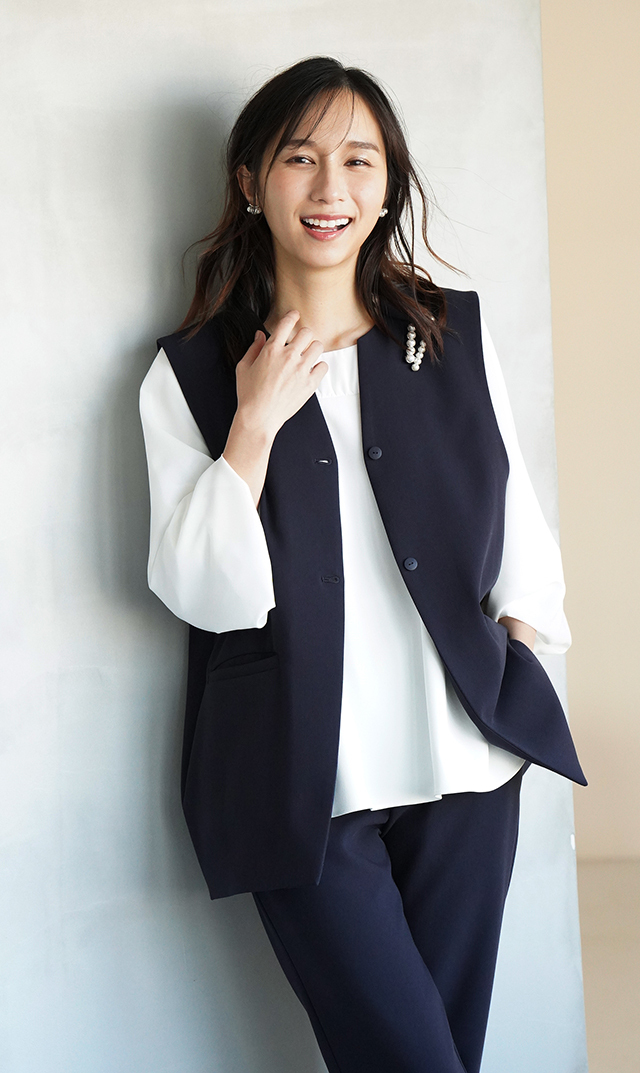 多機能素材コクーンジレ紺