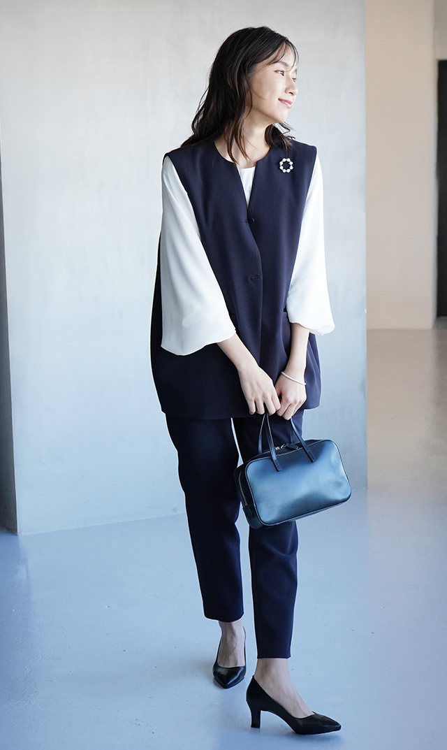 多機能素材コクーンジレ紺