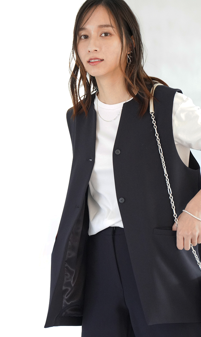 多機能素材コクーンジレ紺