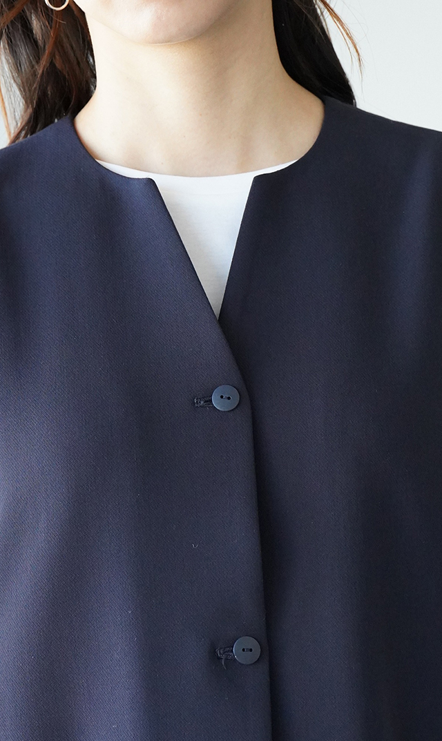 多機能素材コクーンジレ紺