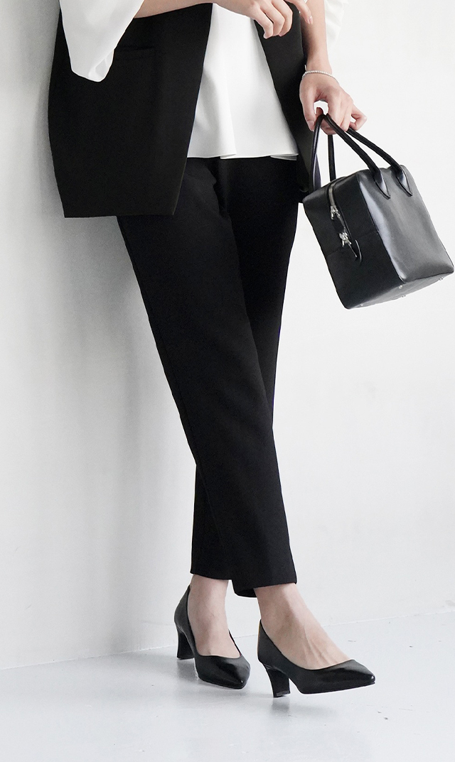 多機能素材テーパードパンツ黒