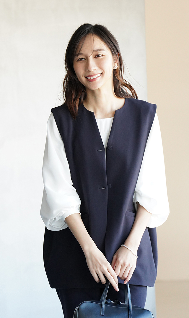 多機能素材シアー×ツイルビスチェブラウス白