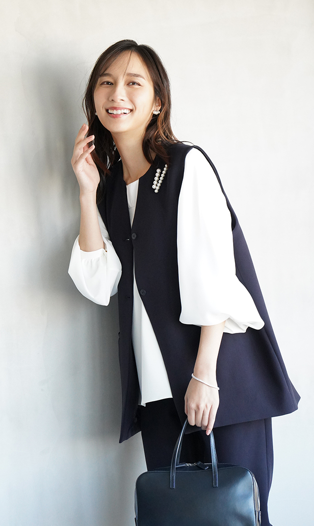 多機能素材シアー×ツイルビスチェブラウス白