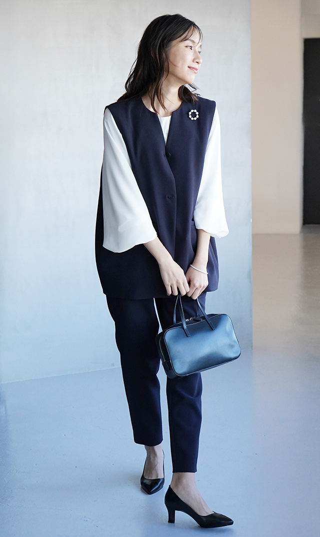 多機能素材シアー×ツイルビスチェブラウス白