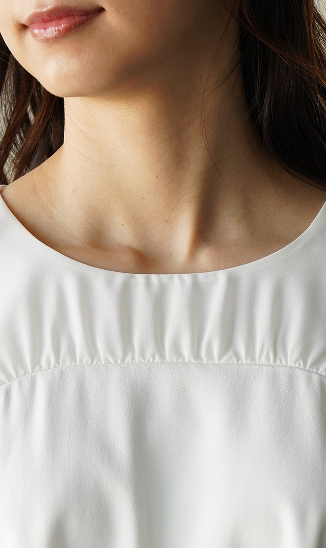 多機能素材シアー×ツイルビスチェブラウス白