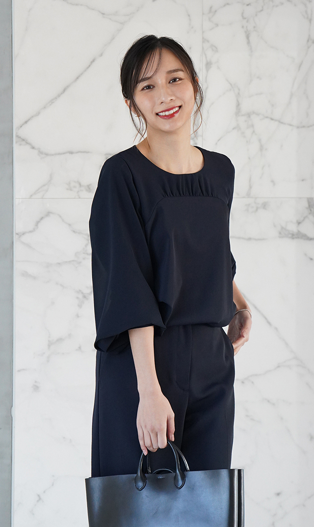 多機能素材シアー×ツイルビスチェブラウス紺