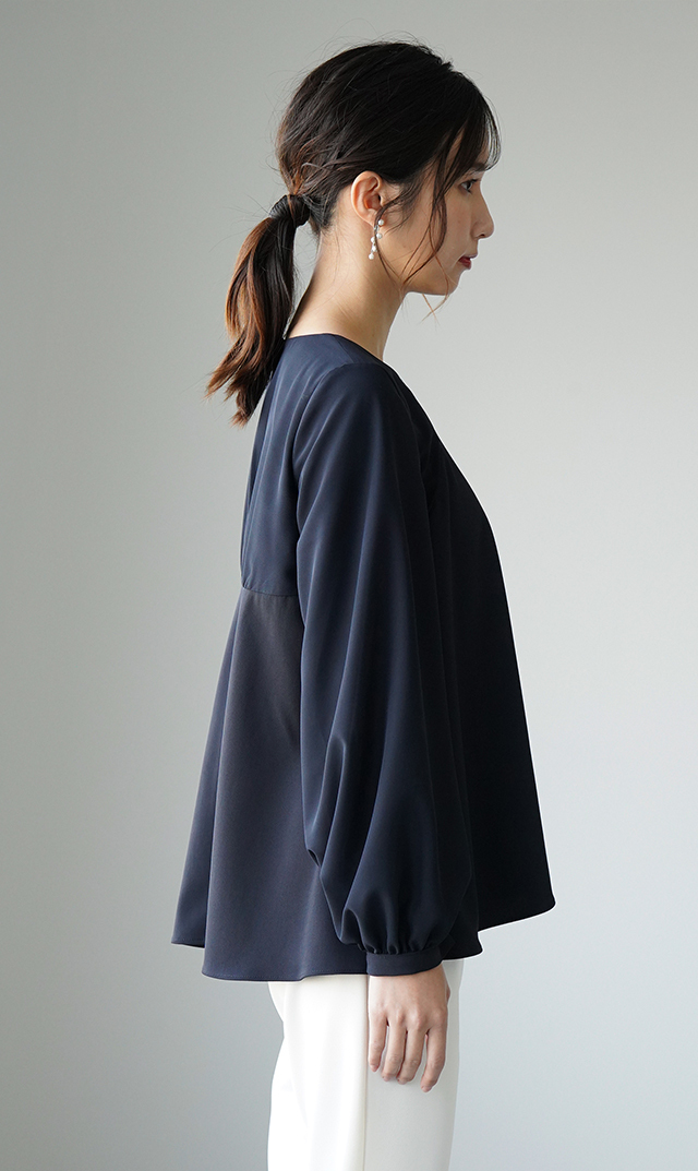 多機能素材シアー×ツイルビスチェブラウス紺