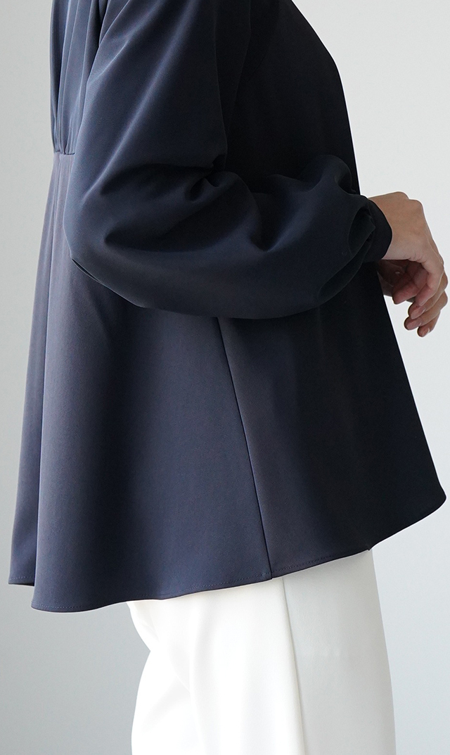 多機能素材シアー×ツイルビスチェブラウス紺