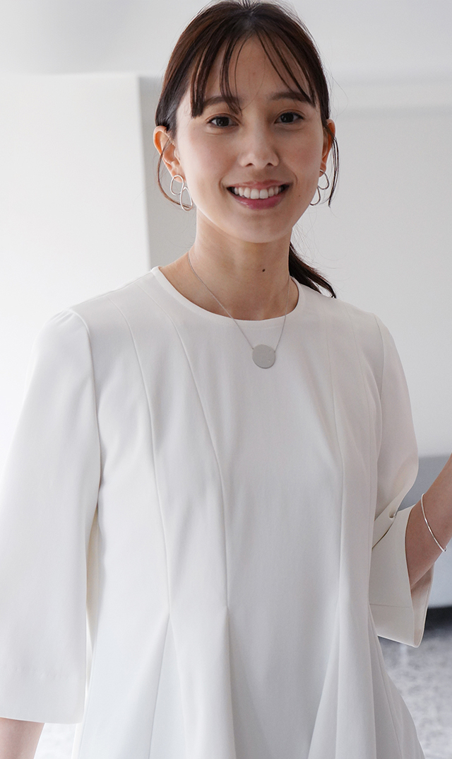 UVカットベルペプラムブラウス白