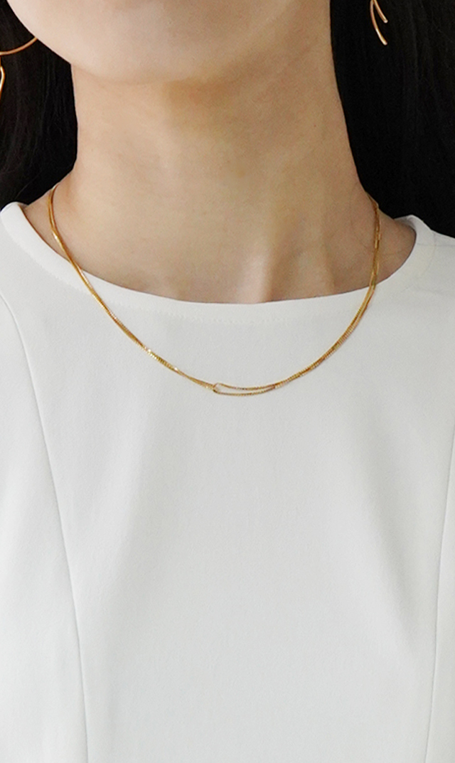 UVカットベルペプラムブラウス白