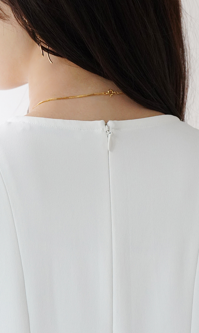 UVカットベルペプラムブラウス白