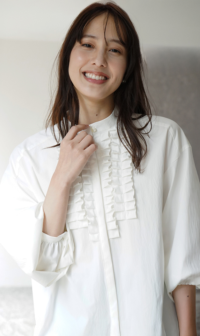 UVカット吸水速乾シャインタックリボンブラウス白