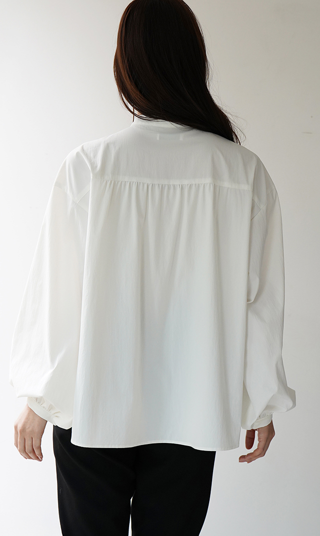 UVカット吸水速乾シャインタックリボンブラウス白