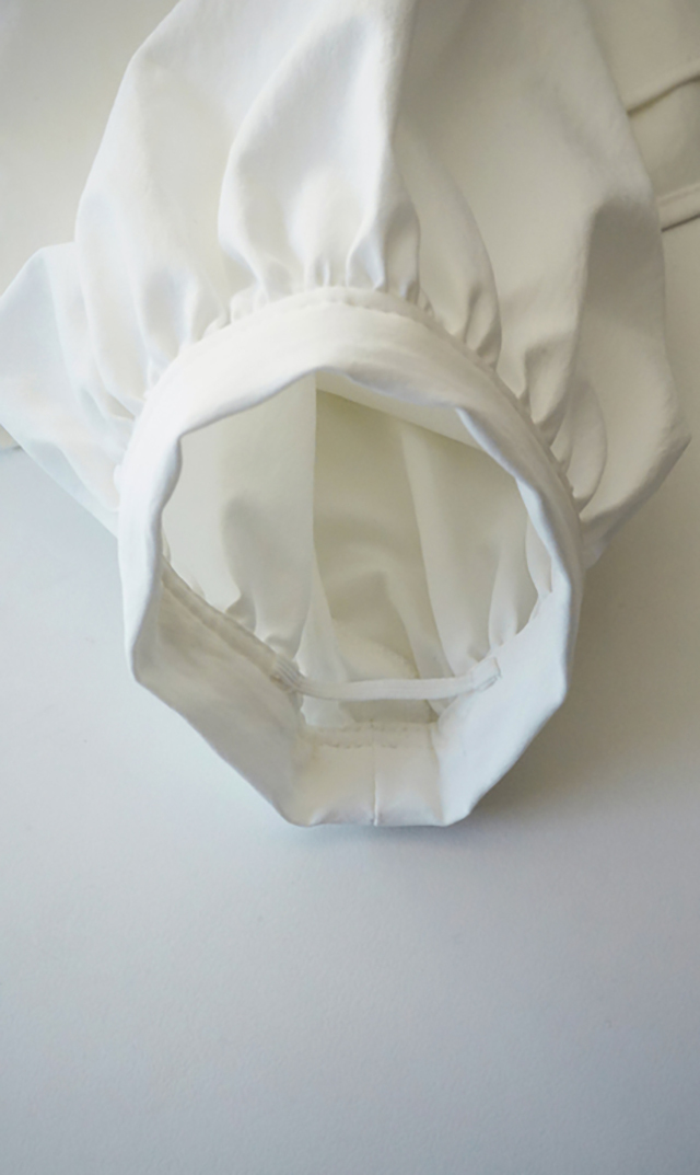 UVカット吸水速乾シャインタックリボンブラウス白