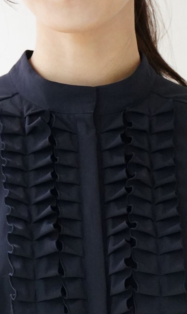 UVカット吸水速乾シャインタックリボンブラウス紺