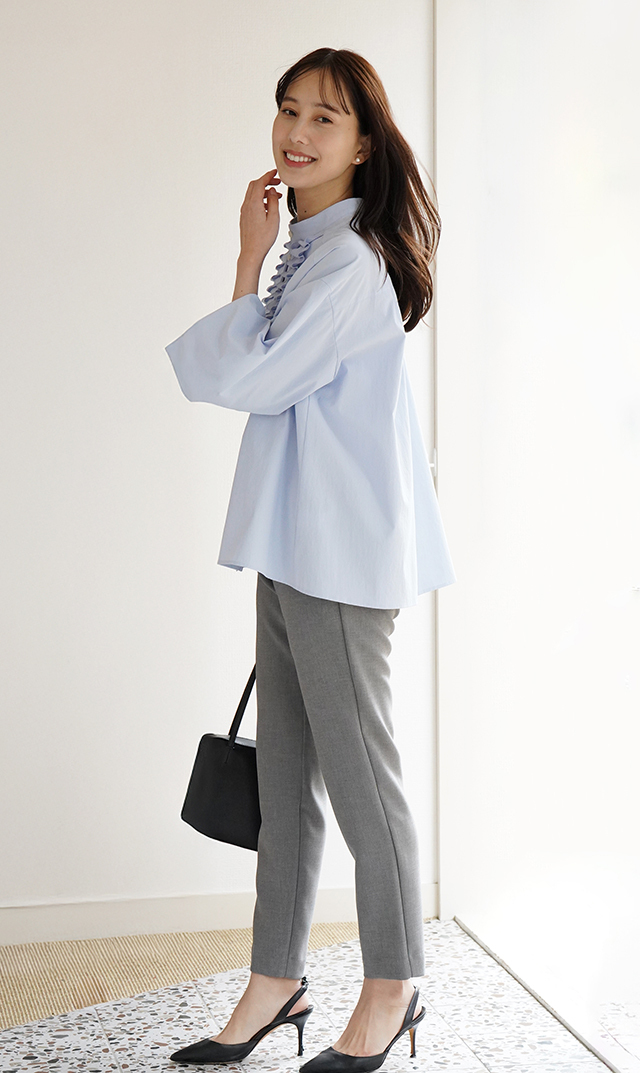 UVカット吸水速乾シャインタックリボンブラウス水色