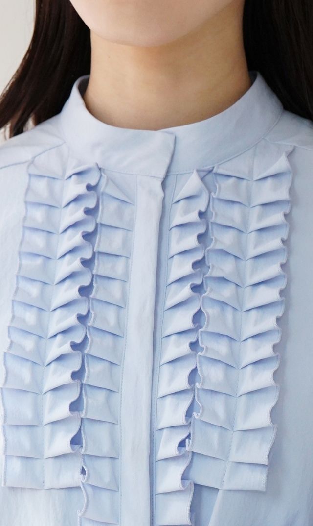 UVカット吸水速乾シャインタックリボンブラウス水色