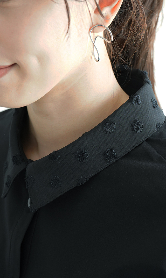 撥水素材５分袖襟付きブラウス黒