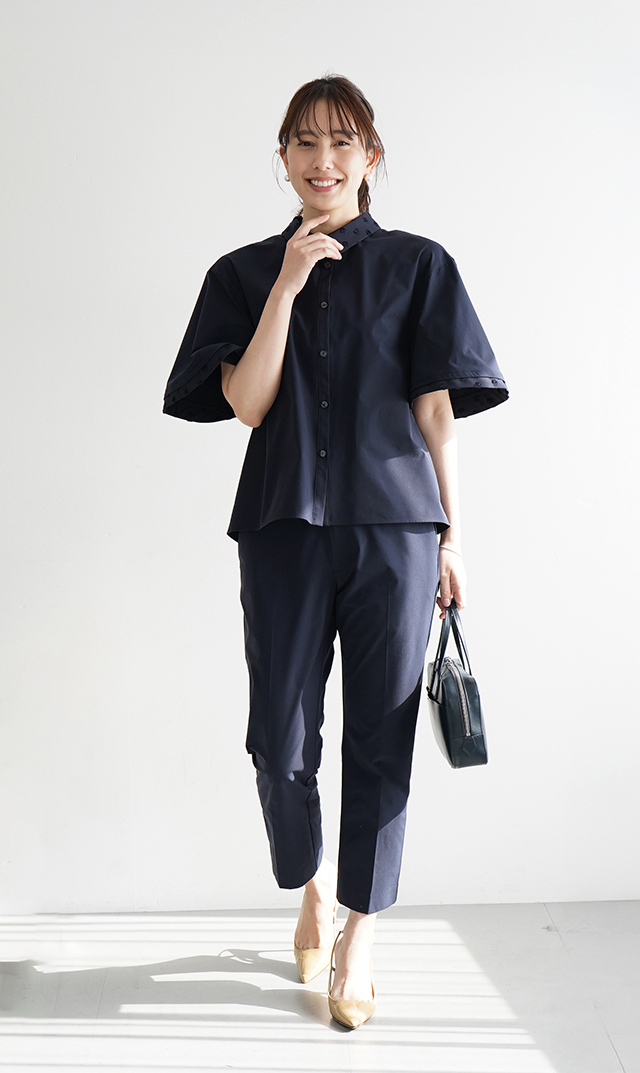 撥水素材５分袖襟付きブラウス紺