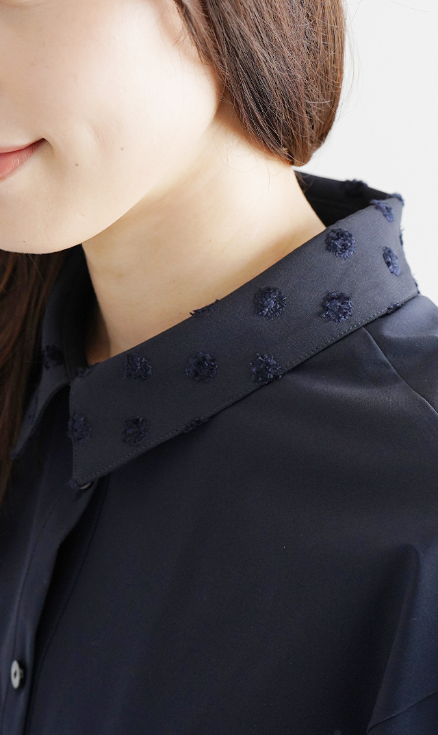 撥水素材５分袖襟付きブラウス紺