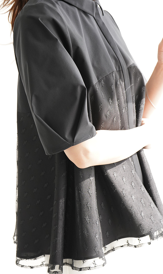 襟付きタックデザイン５分袖ブラウス黒