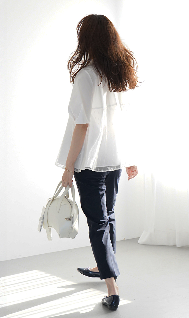 襟付きタックデザイン５分袖ブラウス白