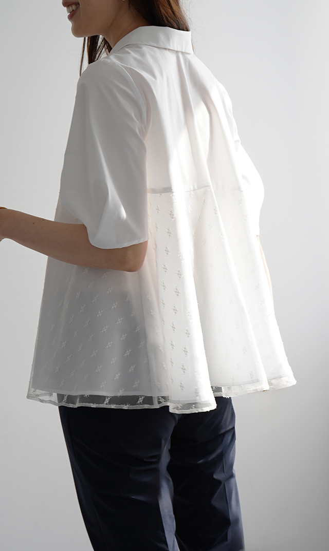 襟付きタックデザイン５分袖ブラウス白