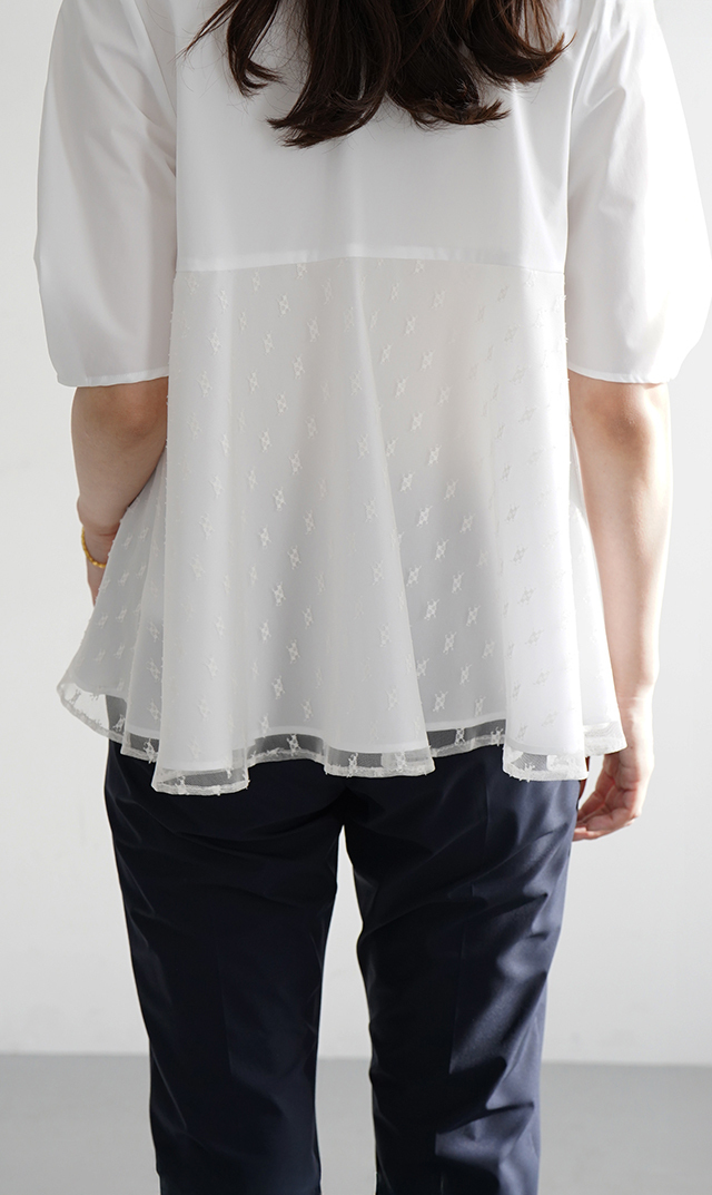 襟付きタックデザイン５分袖ブラウス白