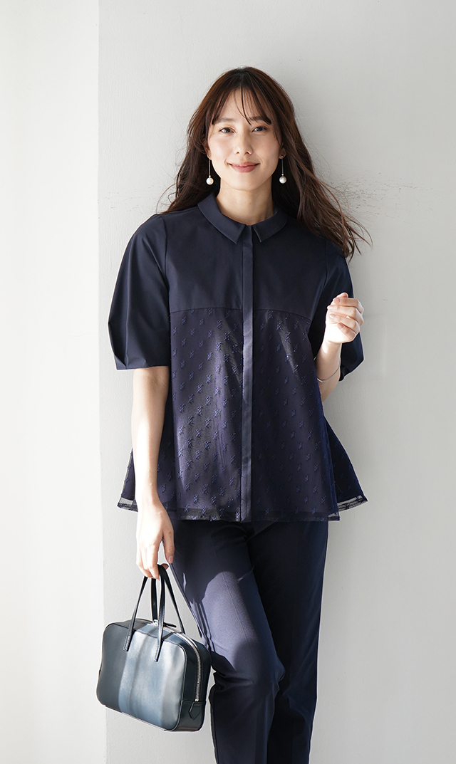 襟付きタックデザイン５分袖ブラウス紺