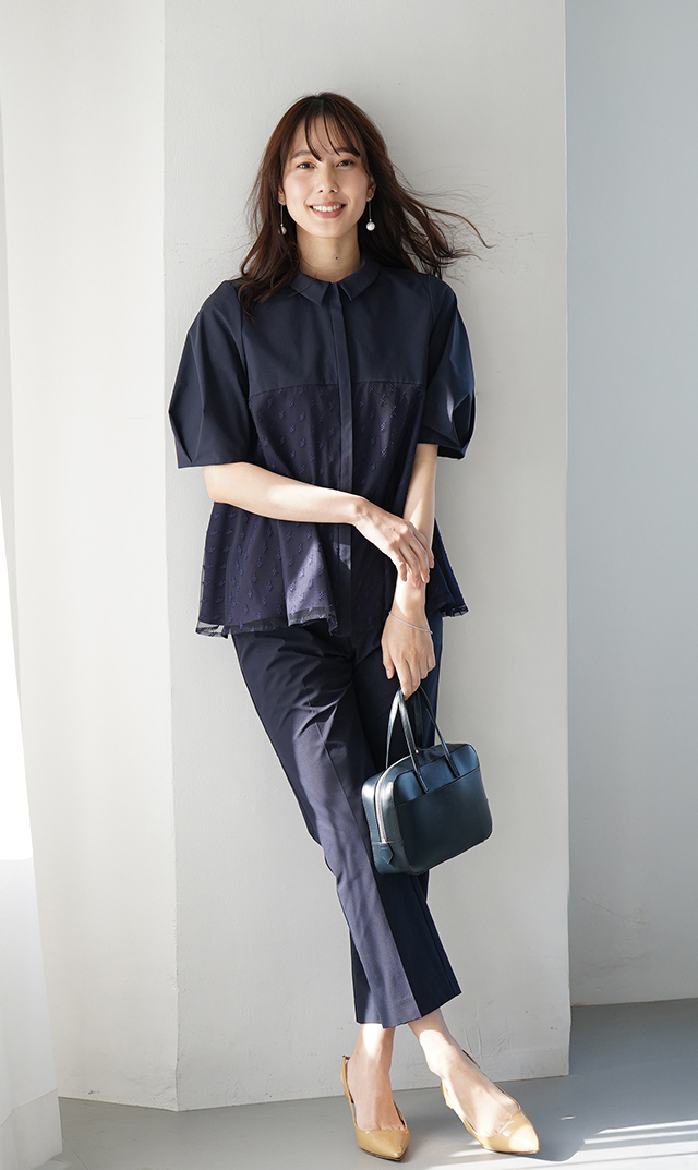 襟付きタックデザイン５分袖ブラウス紺