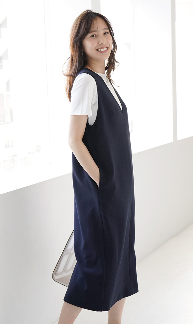 シワ防止・ストレッチ素材アヴァジャンパースカート紺