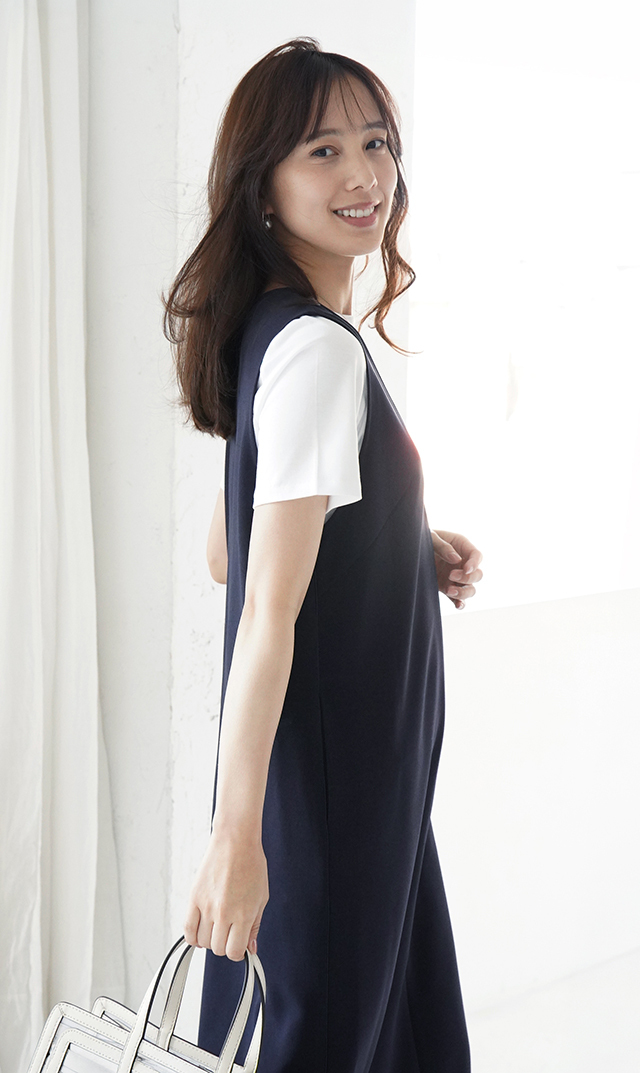 シワ防止・ストレッチ素材アヴァジャンパースカート紺