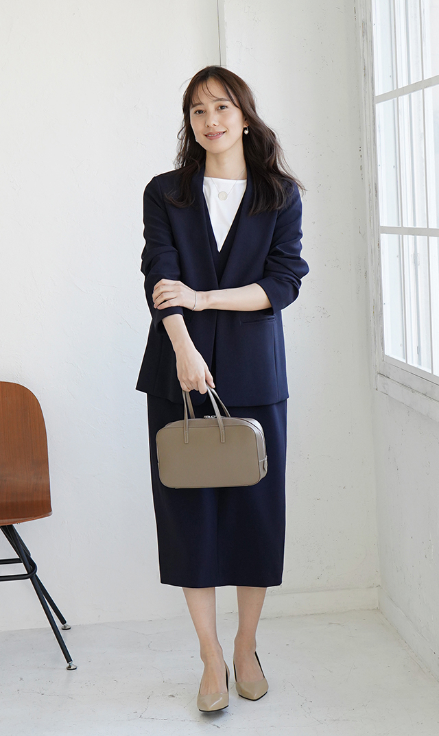 シワ防止・ストレッチ素材アヴァジャンパースカート紺