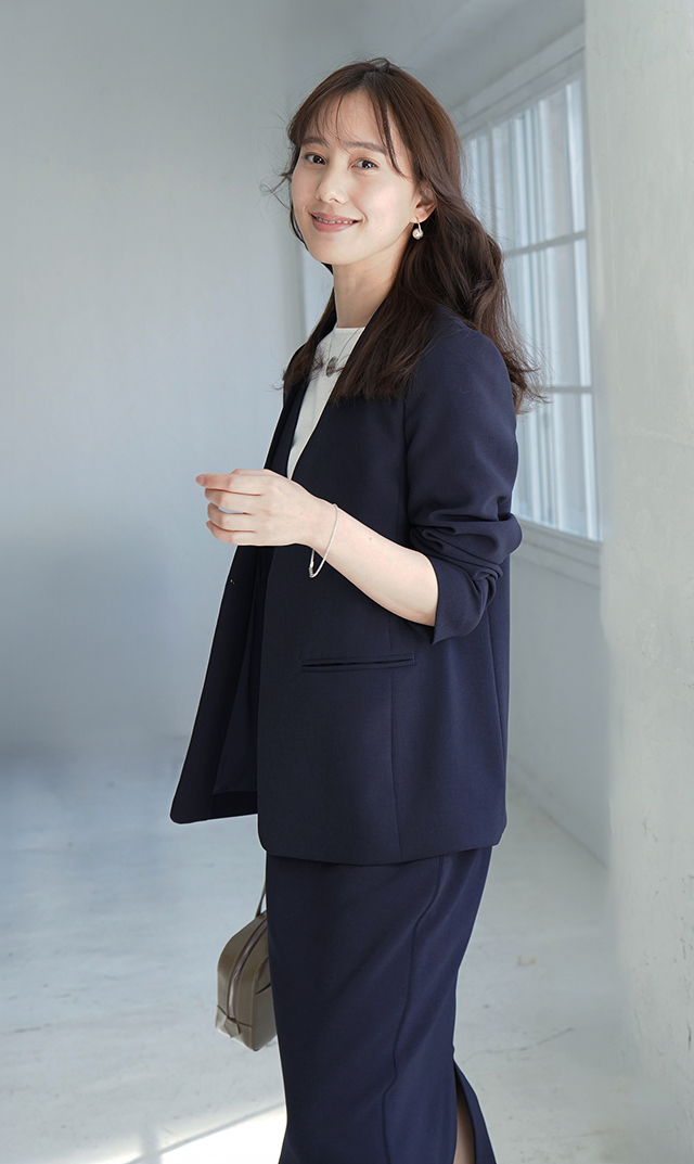 シワ防止・ストレッチ素材アヴァジャンパースカート紺