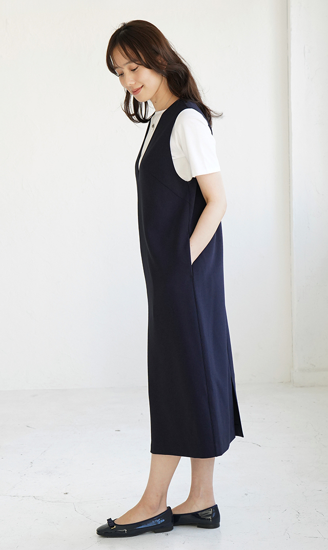 シワ防止・ストレッチ素材アヴァジャンパースカート紺