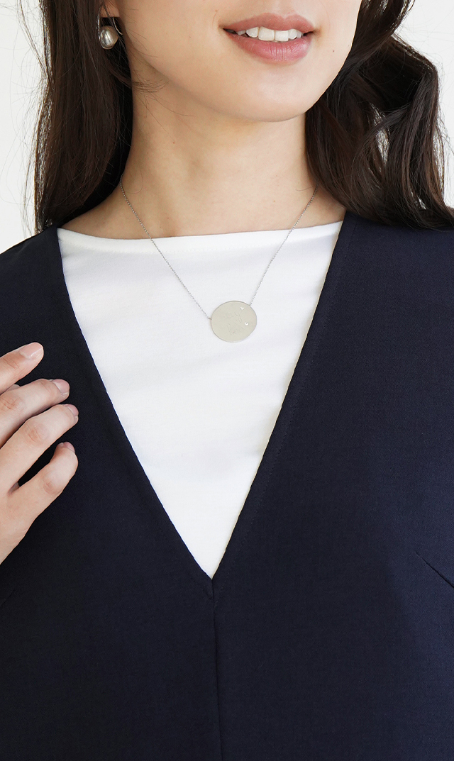 シワ防止・ストレッチ素材アヴァジャンパースカート紺