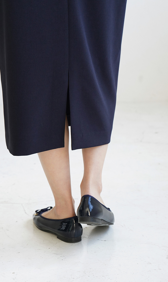 シワ防止・ストレッチ素材アヴァジャンパースカート紺