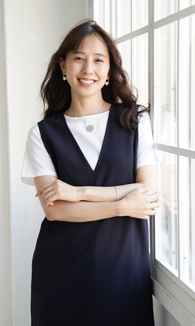 シワ防止・ストレッチ素材アヴァジャンパースカート紺