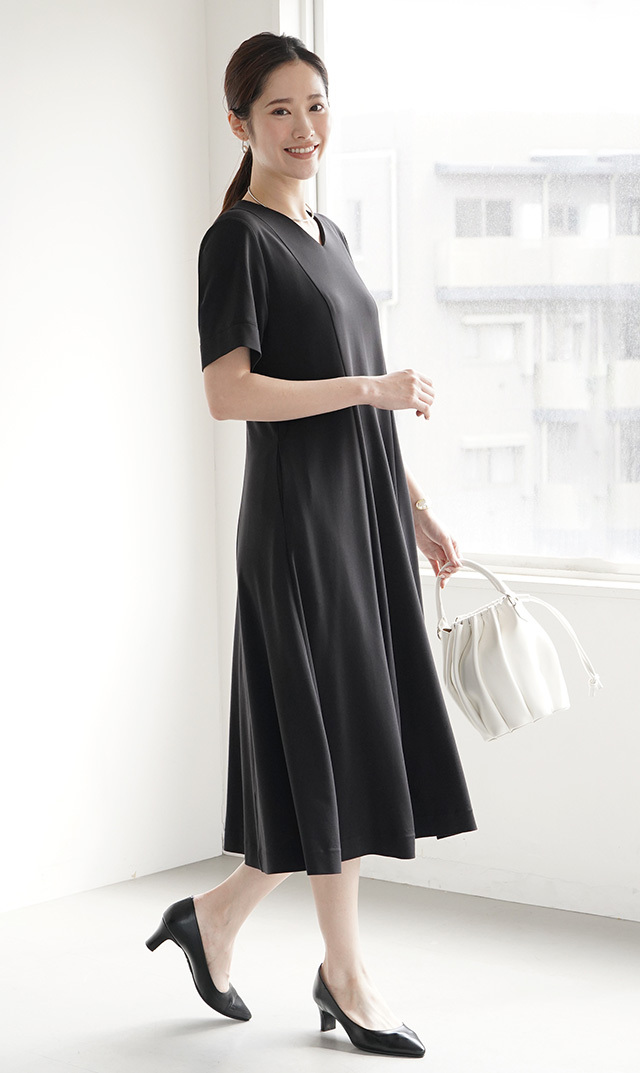 ※4/7(火)正午販売予定【ヴィリーナ】セシリアワンピース(ブラック）