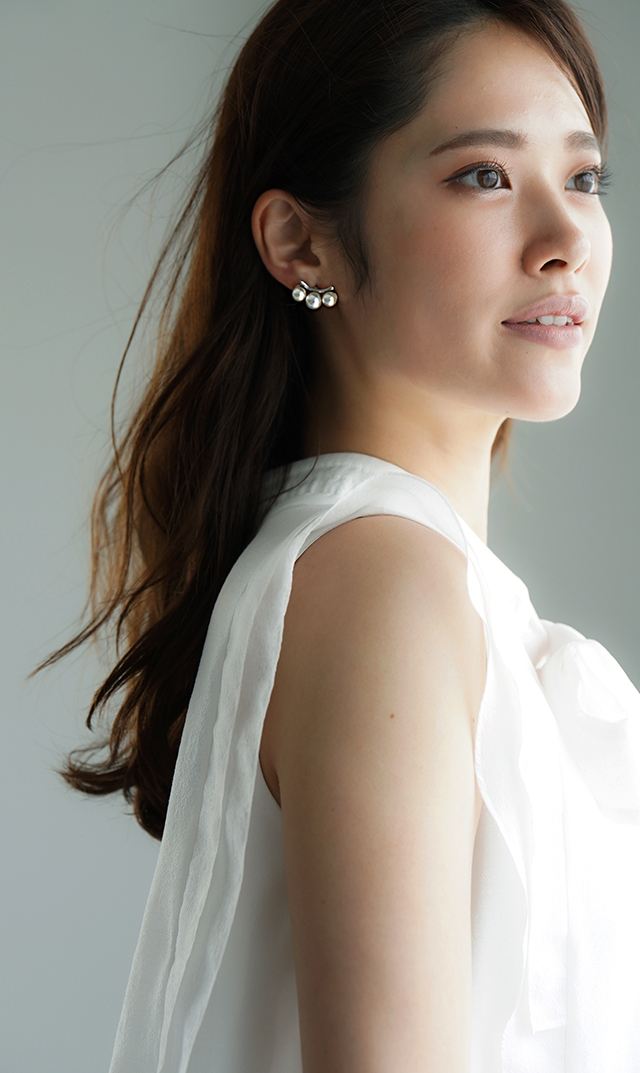 ３連パールピアスイヤリング２色展開シルバーゴールド