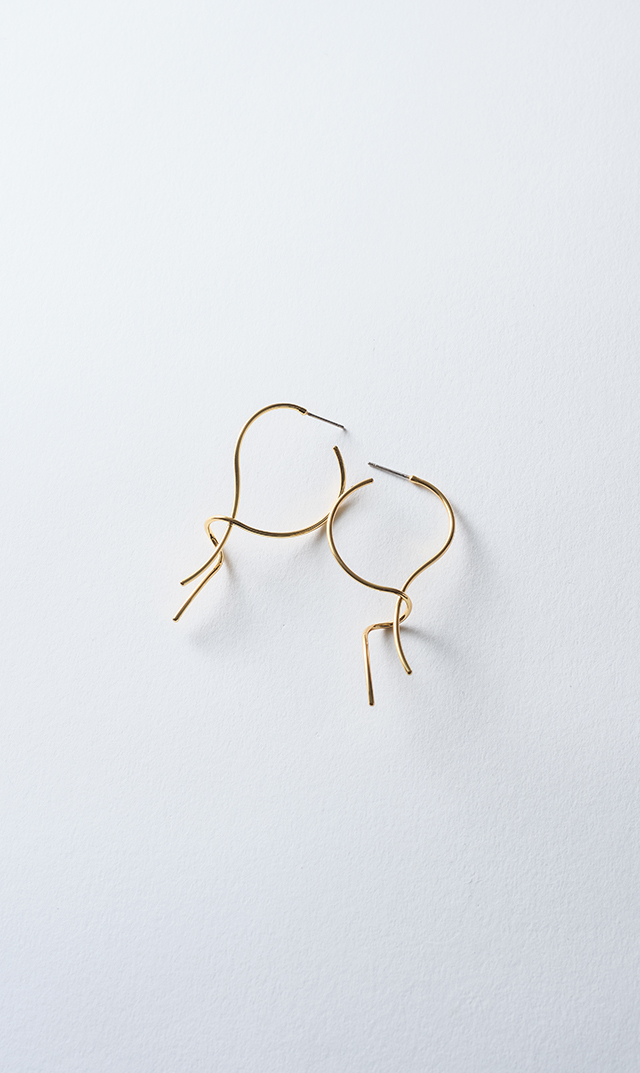 【ヴィリーナアクセサリー】コメットピアス(ゴールド）