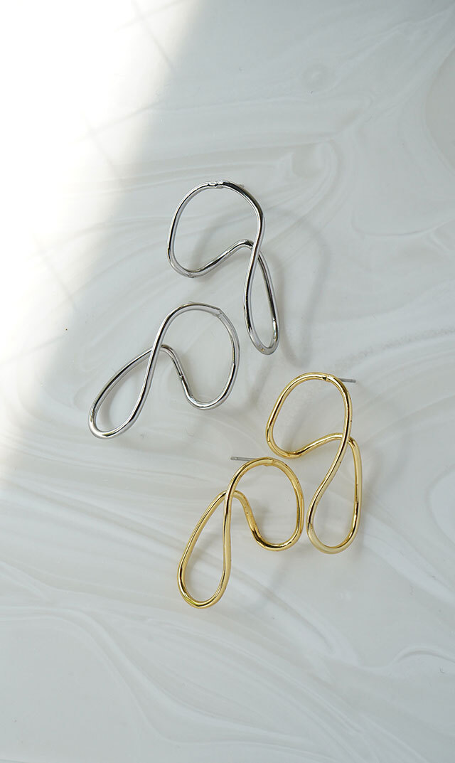 【ヴィリーナアクセサリー】オービットピアス(ゴールド/シルバー）