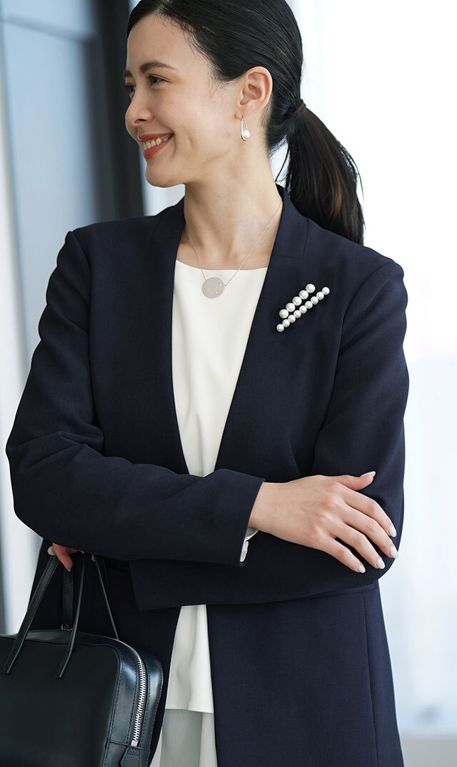 【美品】【ヴィリーナ】【ファンエンパイヤ】リボンパールブローチ ファンエンパイヤ】リボンパールブローチ(ホワイト)