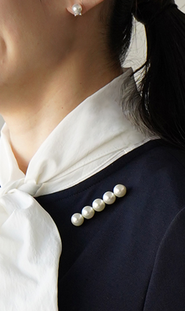 ブローチ｜オシャレで毎日着られる服が見つかる「ヴィリーナ」