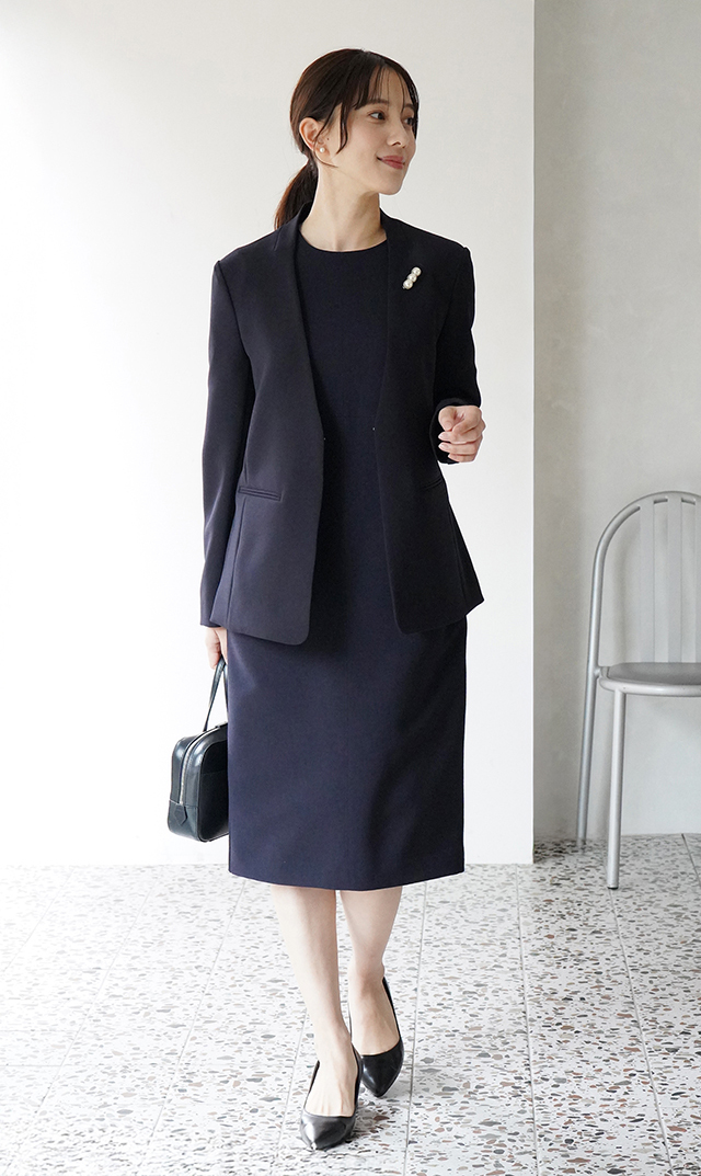 スリーパールブローチ（クロス付き）