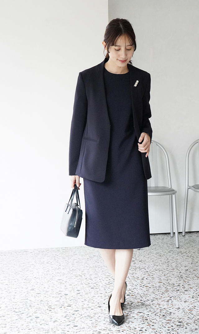 スリーパールブローチ（クロス付き）