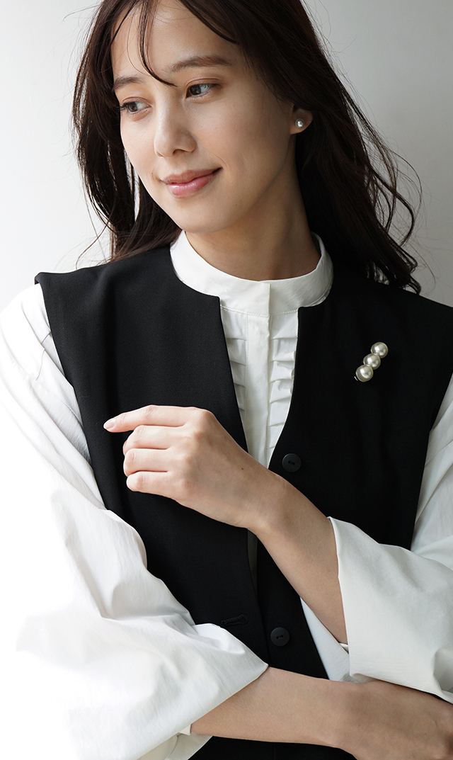 スリーパールブローチ（クロス付き）